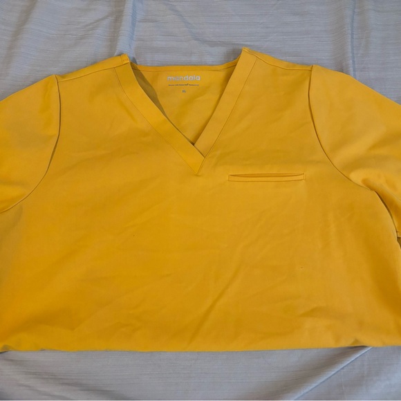 MANDALA Scrubs in Honey - Picture 3 of 4